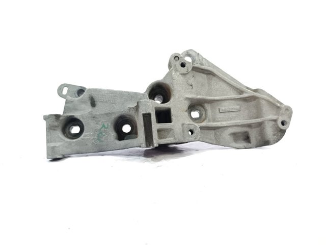 Soporte alternador 8200327134 Renault (RVI)