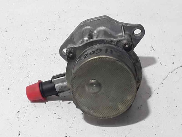 RENAULT 8200327149 Bomba de vacío  en stock Terrassa