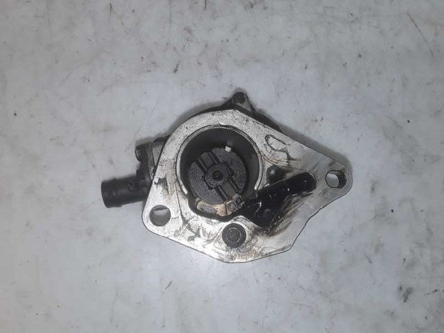 RENAULT 8200327252 Bomba de vacío  comprar en Ponferrada