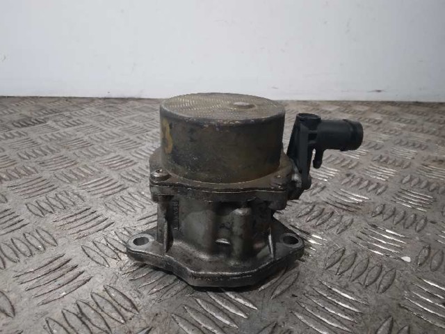 RENAULT 8200327252 Bomba de vacío  disponible Lugo