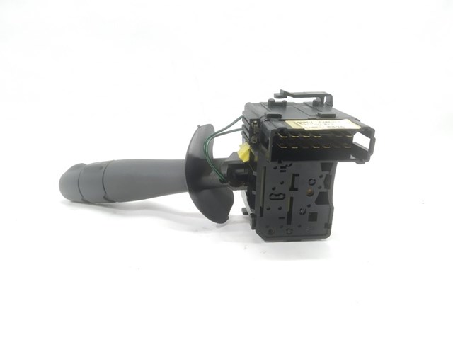 8200328896 RENAULT Conmutador izquierdo de la columna de dirección  disponible Alicante