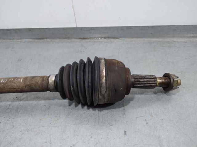 RENAULT 8200330413 Semieje delantero izquierdo  en stock Terrassa