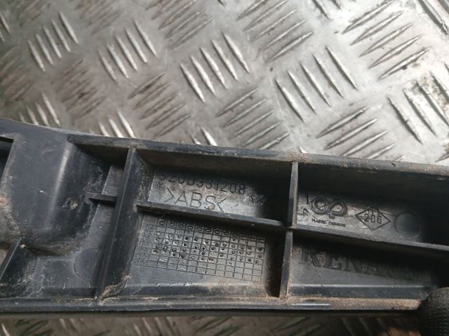 8200331208 Parrilla del radiador  comprar en Zaragoza