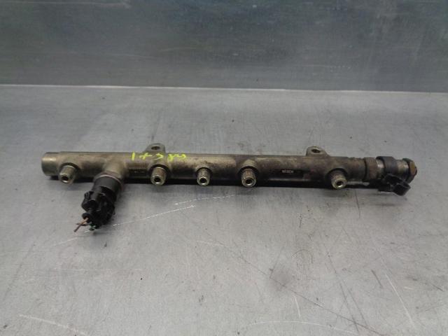 8200347176 Rampa de combustible  disponible Utrera