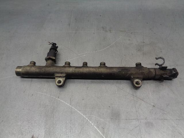 RENAULT 8200347176 Rampa de combustible  comprar en Ponferrada