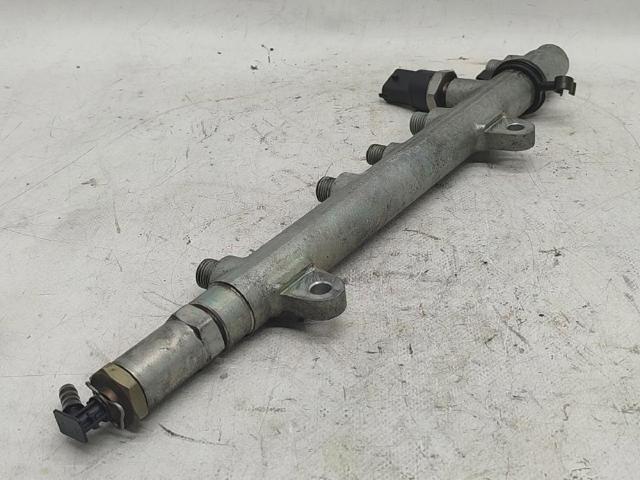 8200347176 RENAULT Rampa de combustible comprar Bilbao