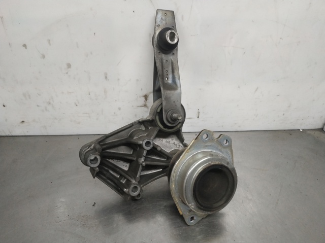 Soporte derecho de motor con silentblock 8200358665A RENAULT
