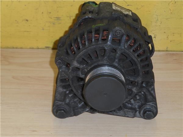 8200373636 RENAULT Alternador  en stock Gandía