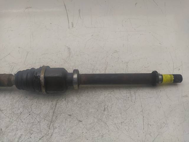 8200379235 RENAULT Semieje delantero derecho comprar Bilbao