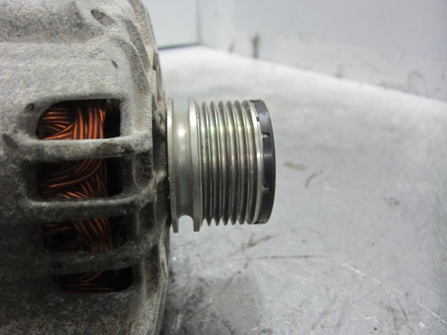 RENAULT 8200385098 Alternador  en stock Salamanca