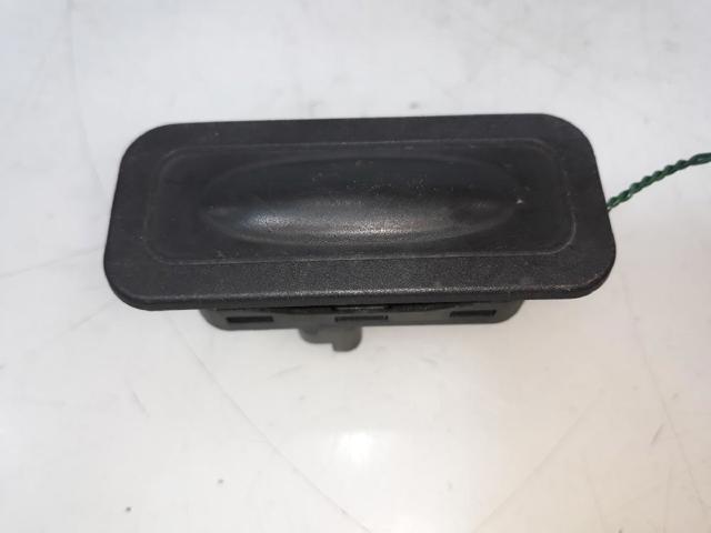 8200385515 Botón de accionamiento del cierre de la tapa del maletero (puerta trasera 3/5)  en stock Sabadell