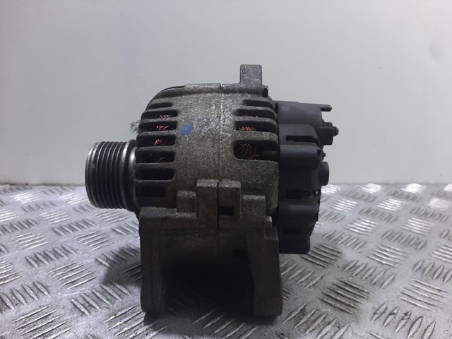 8200386806 Alternador  disponible Utrera