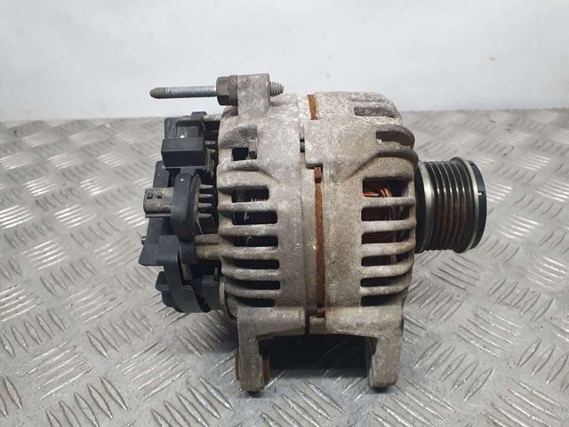8200390675 RENAULT Alternador  disponible Vigo