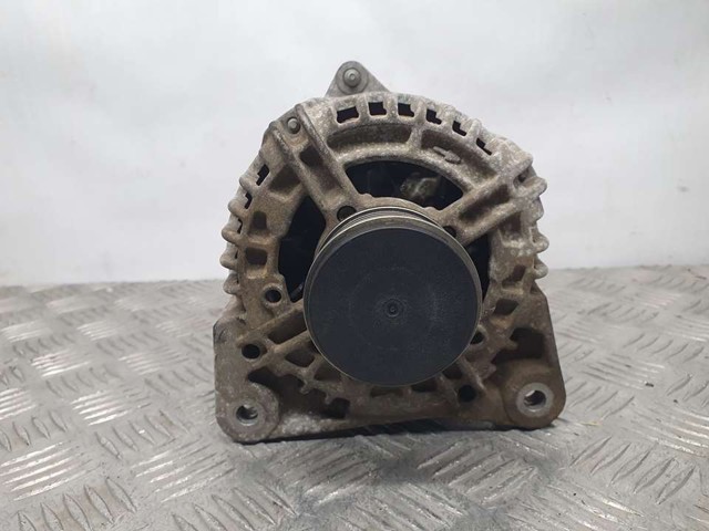 RENAULT 8200390675 Alternador  en stock Valencia