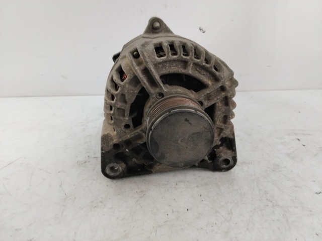 8200390675 RENAULT Alternador  comprar en Jaén