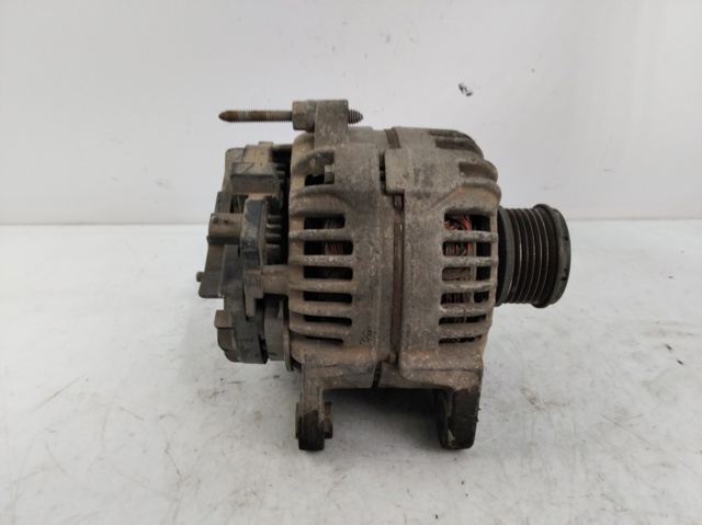 8200390675 RENAULT Alternador  disponible Vigo