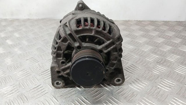 RENAULT 8200390675 Alternador  en stock Terrassa