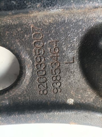 8200395007 Brazo inferior izquierdo de la suspensión delantera  disponible Burgos