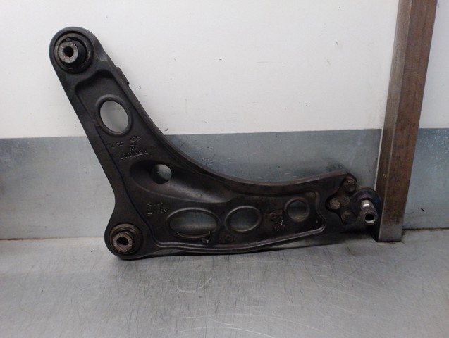 8200395007 Brazo inferior izquierdo de la suspensión delantera comprar Sevilla
