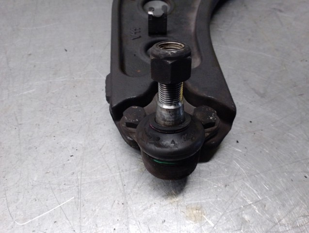 RENAULT 8200395007 Brazo inferior izquierdo de la suspensión delantera  comprar en Ponferrada