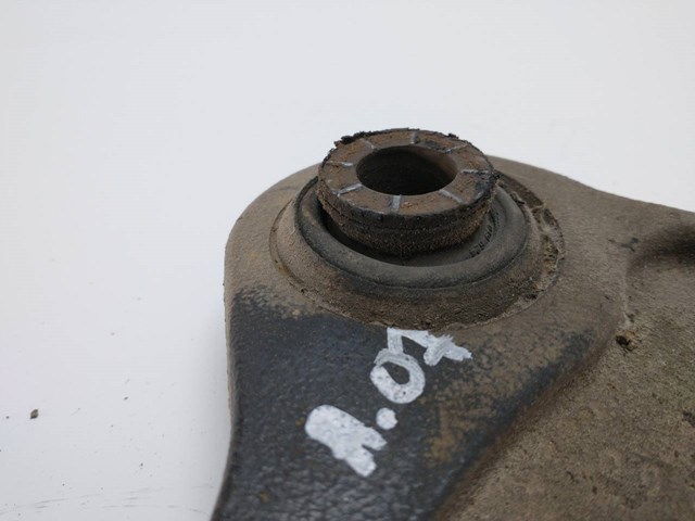 RENAULT 8200395034 Brazo inferior derecho de la suspensión delantera  en stock Valencia