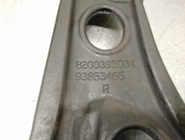 8200395034 RENAULT Brazo inferior derecho de la suspensión delantera  disponible Alicante