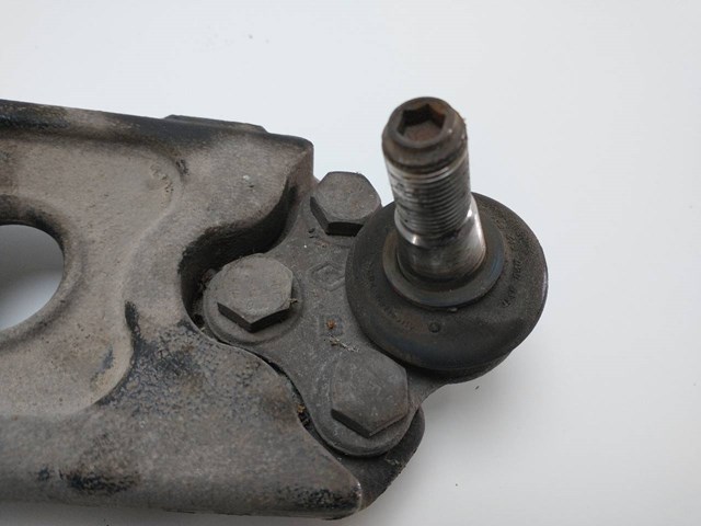 RENAULT 8200395034 Brazo inferior derecho de la suspensión delantera  comprar en Murcia