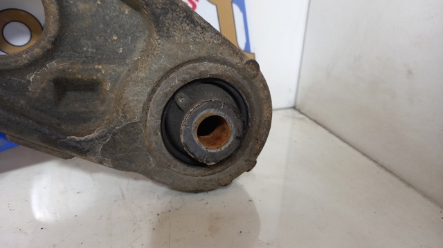 8200395034 Brazo inferior derecho de la suspensión delantera  disponible Burgos
