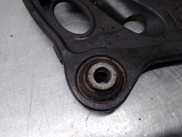 8200395034 Brazo inferior derecho de la suspensión delantera  disponible Málaga