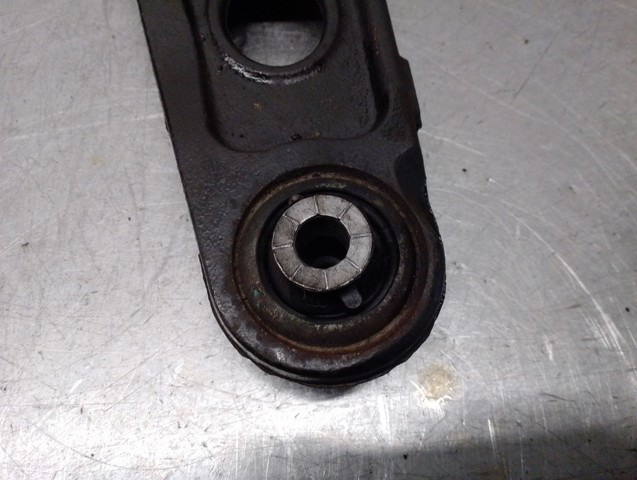 8200395034 RENAULT Brazo inferior derecho de la suspensión delantera comprar Bilbao