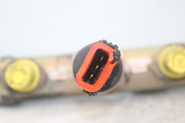 8200396999 Sensor de presión de combustible  en stock Granada