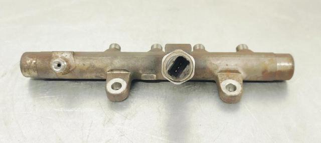 RENAULT 8200397346 Rampa de combustible comprar Tarragona