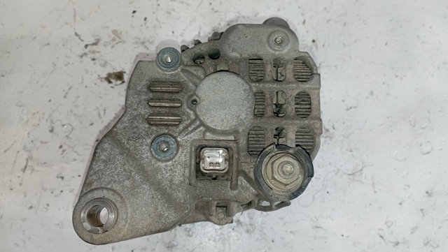 Alternador del motor 8200400890 RENAULT