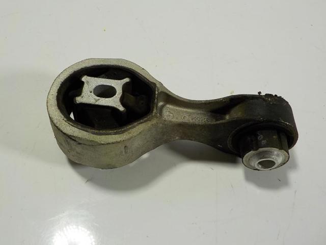 RENAULT 8200404271 Soporte superior derecho del motor  disponible España