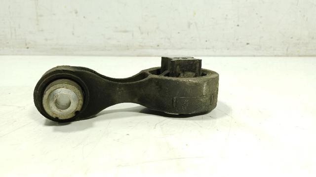 8200404271 Soporte superior derecho del motor  en stock Castellón