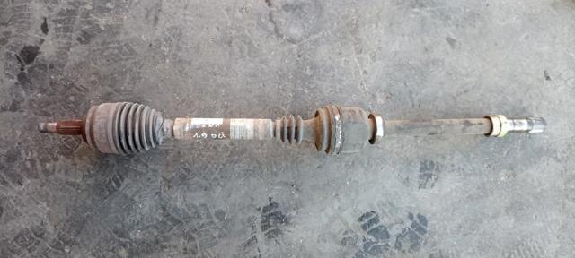 8200405445 RENAULT Semieje delantero derecho  en stock Córdoba