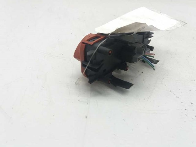 8200407415 RENAULT Boton de luz de emergencía  en stock Córdoba