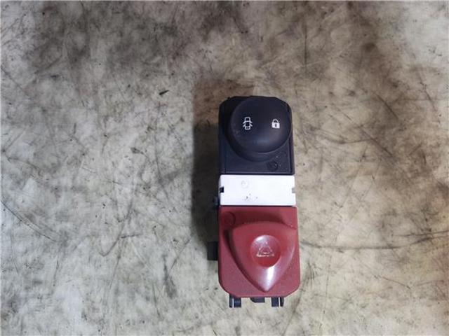 RENAULT 8200407415 Boton de luz de emergencía  en stock Salamanca