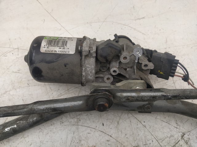 RENAULT 8200409692D Trapezio del limpiaparabrisas  disponible Lugo
