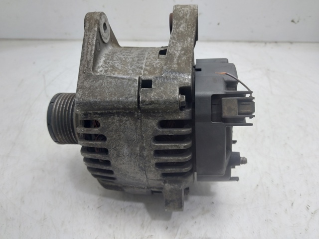 8200410681B RENAULT Alternador  comprar en Oviedo