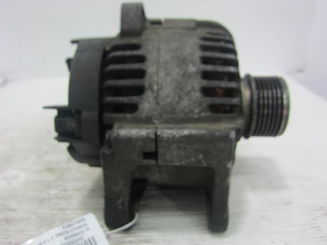 8200410681B RENAULT Alternador  en stock Huelva
