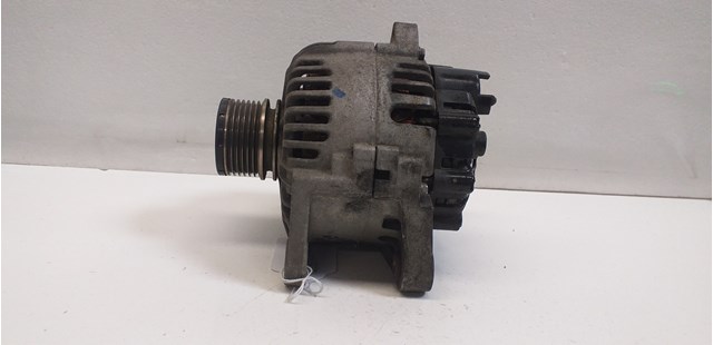 8200410681B RENAULT Alternador  en stock Huelva