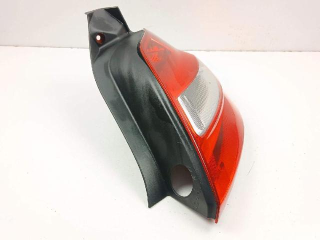 RENAULT 8200413216 Piloto trasero derecho  en stock Salamanca