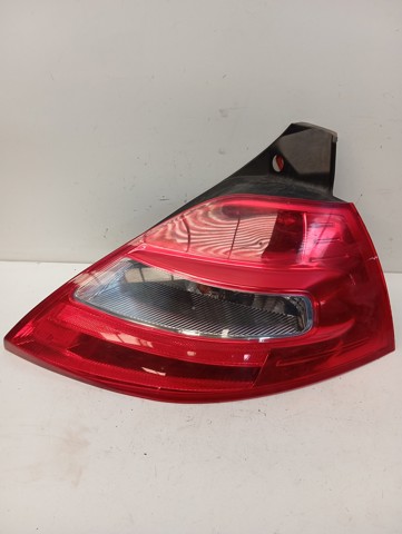 RENAULT 8200413216 Piloto trasero derecho comprar Barcelona