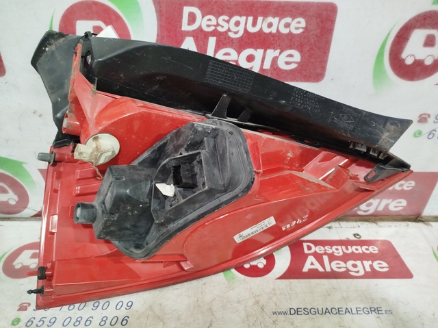 RENAULT 8200413216 Piloto trasero derecho  en stock Terrassa