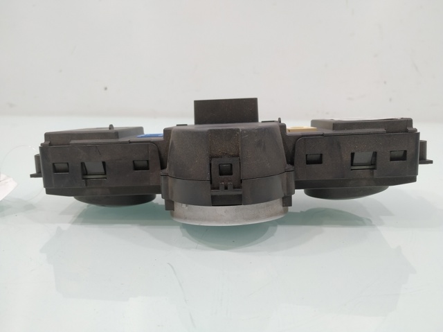 RENAULT 8200413906  en stock Terrassa