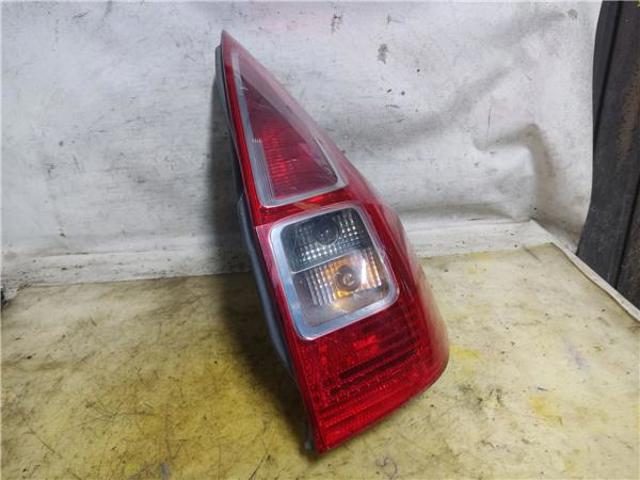 8200417351 Piloto trasero derecho  en stock Granada