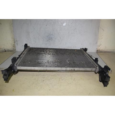 8200418327 Radiador de refrigeración del motor  disponible Burgos