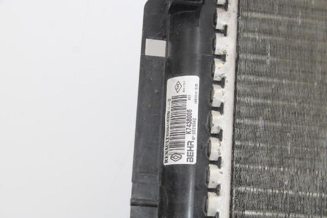8200418328 Radiador de refrigeración del motor  disponible Burgos