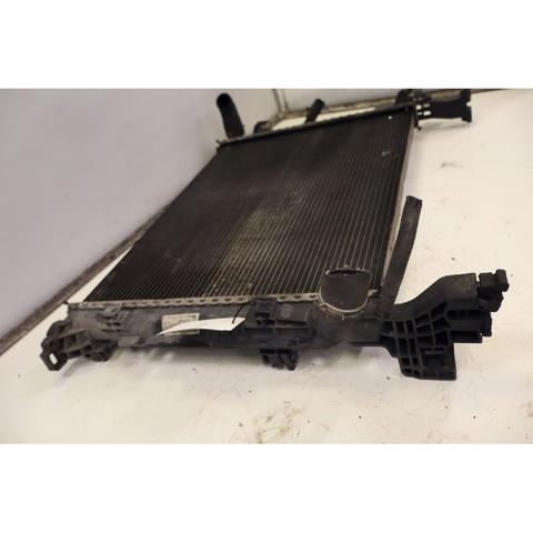 8200418329 Radiador de refrigeración del motor  disponible Málaga